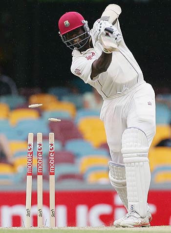 Jermaine Lawson is bowled by Brett Lee