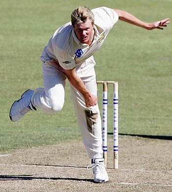 Brad Williams delivers a ball