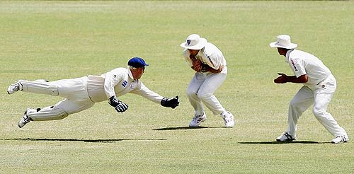 Matthew Phelps takes a catch to dismiss Steve Magoffin