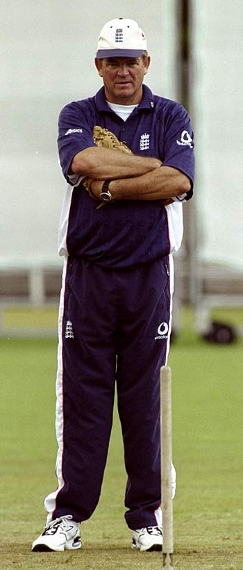 Bob Cottam oversees a net session