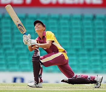 Julia Price of Queenland hoicks it to the on side
