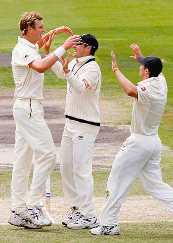 Allan Wise took 6 for 89 against New South Wales