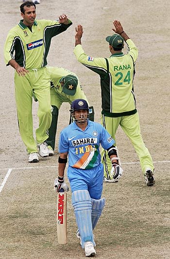 Sachin Tendulkar fell to Arshad Khan