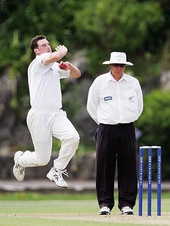 Gareth Shaw picked up 5 for 49