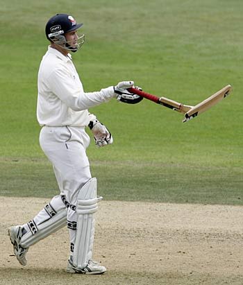 Matt Horne requests a new bat