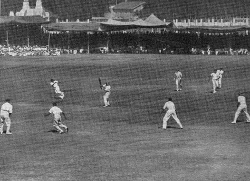 Leslie Townsend hooks Nazir Ali for a boundary
