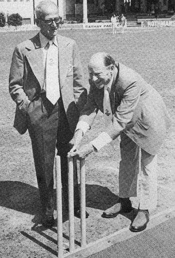 Harold Larwood and Bert Oldfield reunited in Hong Kong