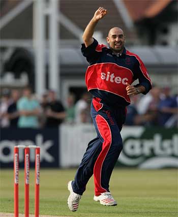 Richard Johnson bagged two wickets as Somerset tied with Northants