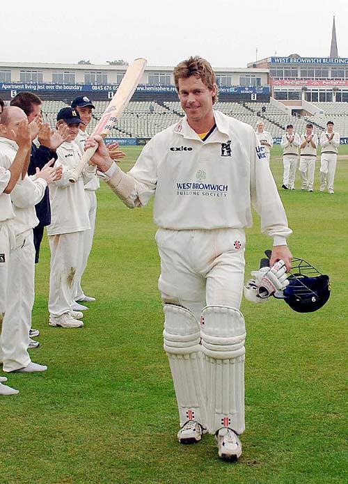 Nick Knight leaves the field for the final time