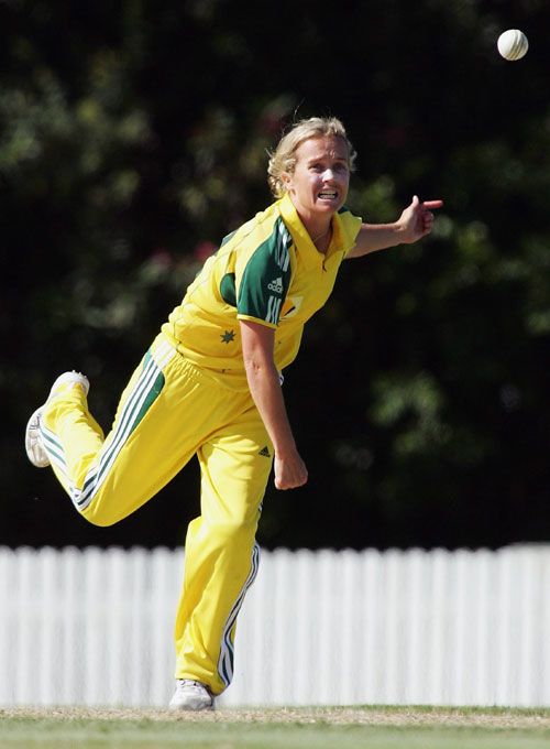 Julie Hayes, the hero of the bowl-off
