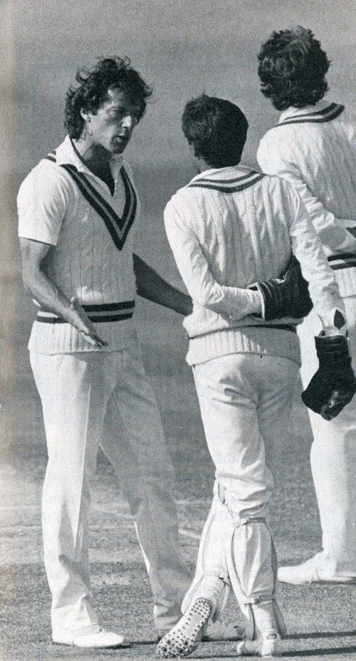 Imran Khan remonstrates with Saleem Yousuf