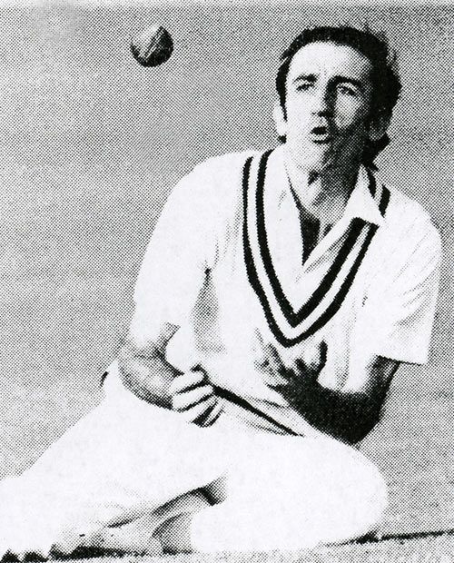 John Traicos dives to catch David Hookes