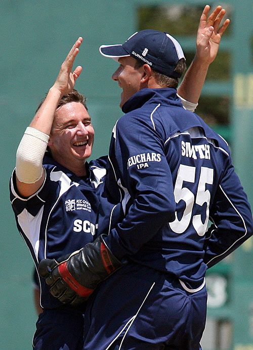 Glenn Rogers celebrates a Sri Lankan wicket