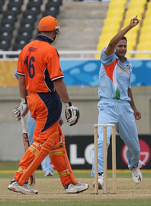 Irfan Pathan traps Darron Reekers leg-before