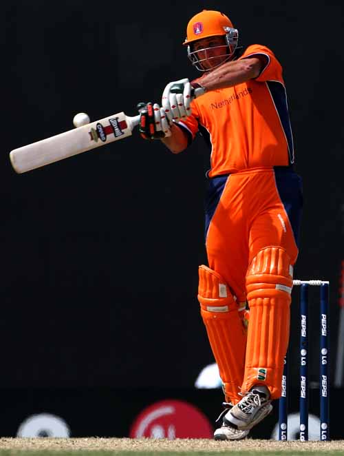 Darron Reekers was the only Netherlands top-order batsman to get to double figures
