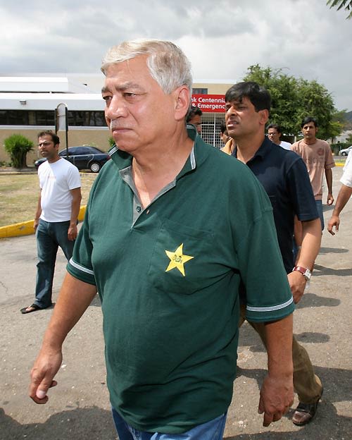Talat Ali, the Pakistan team manager, leaves the hospital after announcing the death of Bob Woolmer