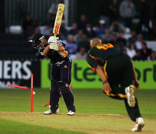 Garnett Kruger blows James Pipe's stumps away