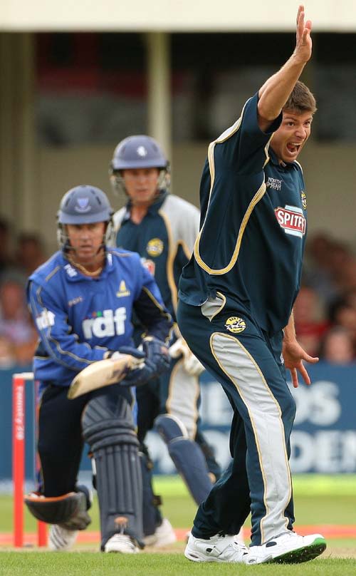 Simon Cook makes an unsuccessful appeal against Murray Goodwin