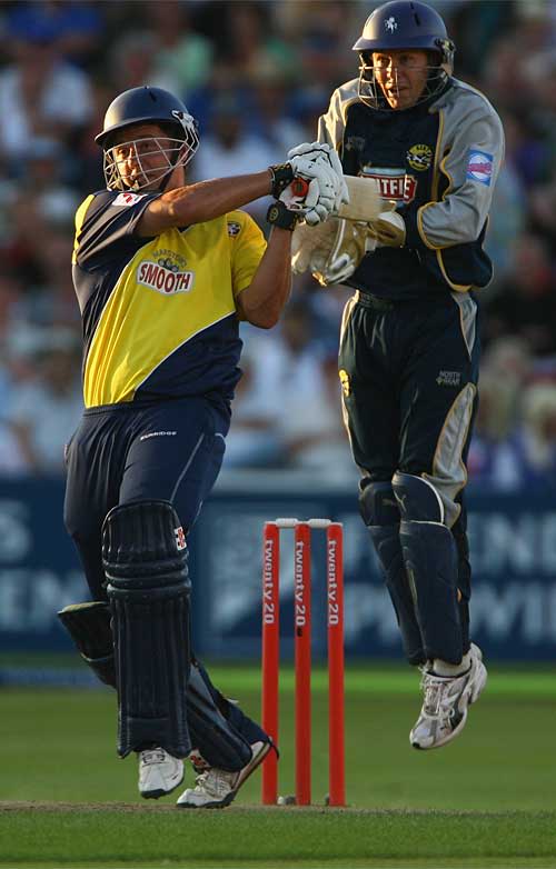 Mark Hardinges boosted Gloucestershire with an unbeaten 39