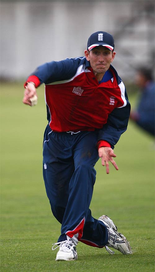 James Kirtley does some fielding practice