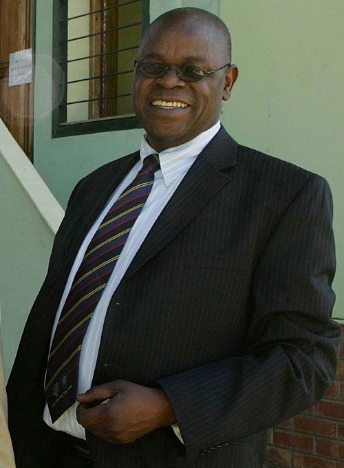 A relaxed Peter Chingoka