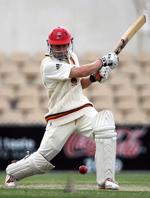 Tom Plant forces one through the covers