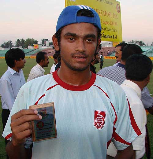 Dolar Mahmud poses with his Man-of-the-Match award