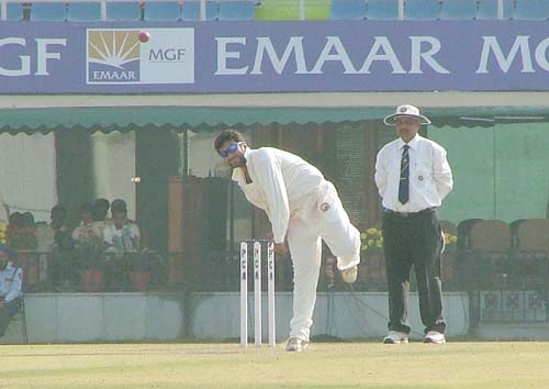 Ankur Kakkar sends in a flighted delivery