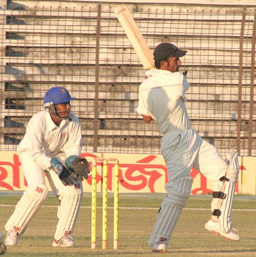 Rajshahi captain Khaled Mashud pulls on his way to an unbeaten 68