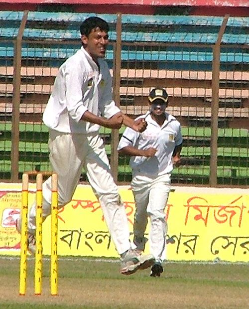 Yasin Arafat took three Sylhet wickets