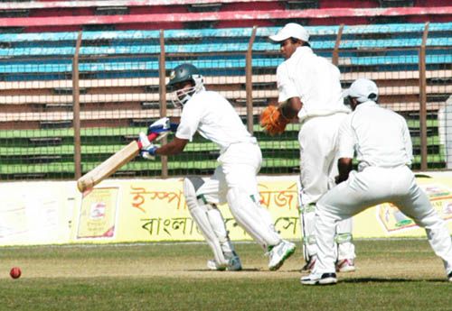 Faisal Hossain steered Chittagong to victory
