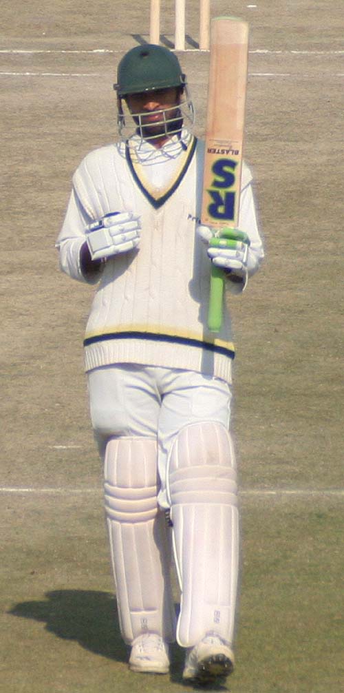 Mukesh Sharma scored a fifty as Himachal Pradesh followed on
