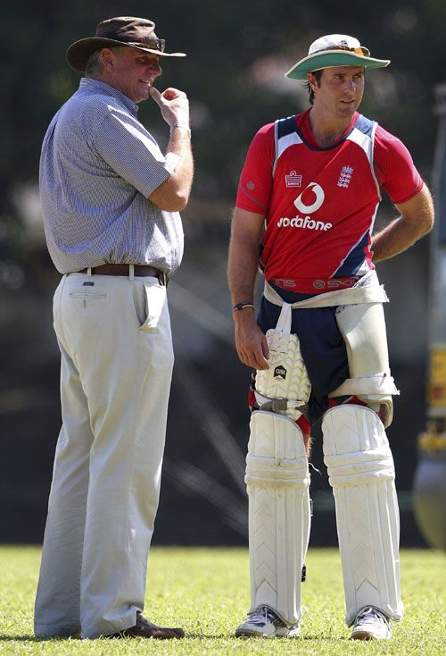 David Graveney and Michael Vaughan chat in the nets