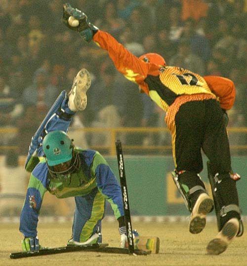 Hyderabad Heroes' Abdul Razzaq is stumped by Subhojit Paul