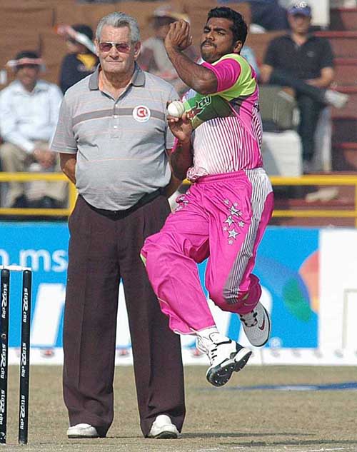 DT Kumaran picked up two wickets for Chennai Superstars