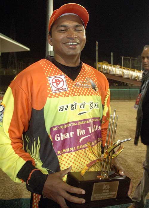 Shreyas Khanolkar of the Mumbai Champs was named Man of the Match