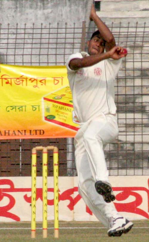 Mohammad Shahzada picked up four wickets in Chittagong's first innings