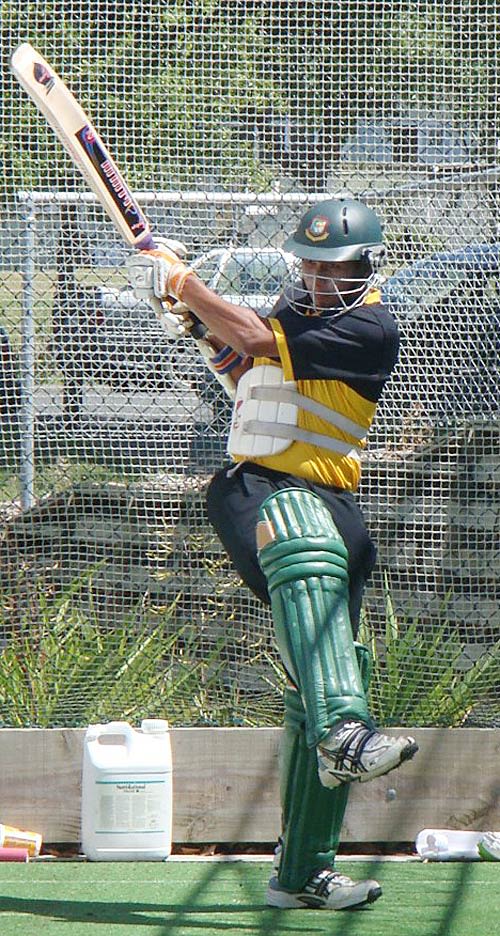 Sajidul Islam batting at the Seddon Park nets