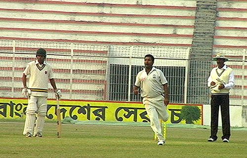 Barisal's Arafat Salahuddin celebrates a wicket