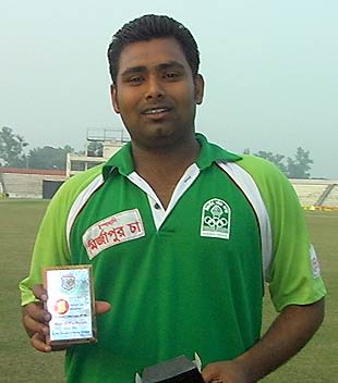Barisal's Arafat Salahuddin with his Man-of-the-Match award for his 57 and 3 for 58