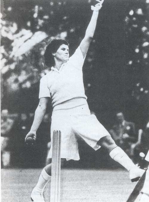 Betty Wilson bowls