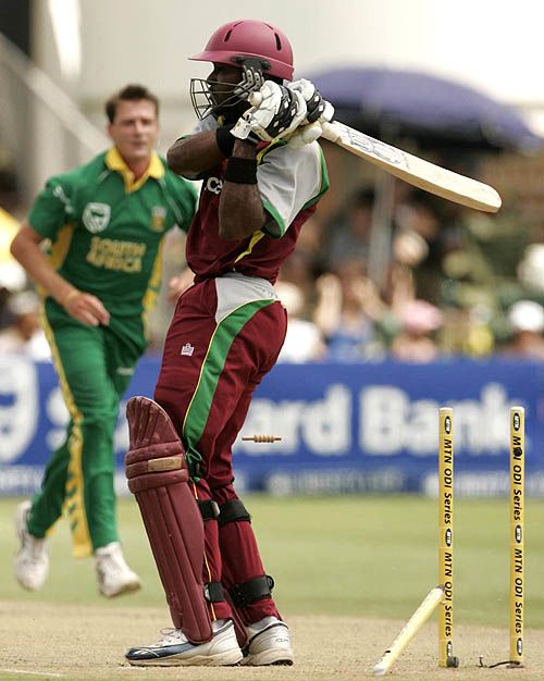 Dale Steyn strikes ... but it's a free hit