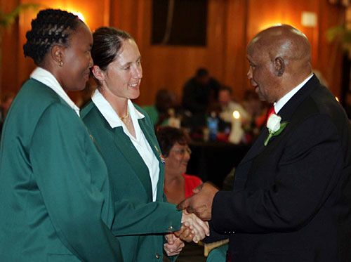 ICC president Ray Mali speaks to South Africa captain Cri-Zelda Brits