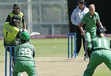 Tasqeen Qadeer cuts on her way to 30