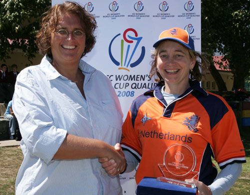 Player of the Match Caroline de Fouw with Betty Timmer