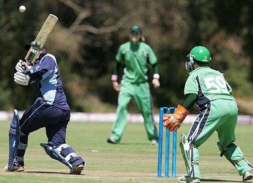 Kari Anderson flicks behind the wicket
