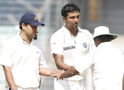 Ashok Thakur and VRV Singh are given a pep talk