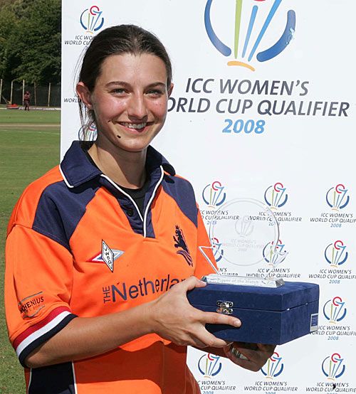 Lotte Egging with her Player of the Match award