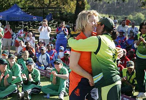 Caroline de Fouw and Sana Mir shared the Player-of-the-Tournament award