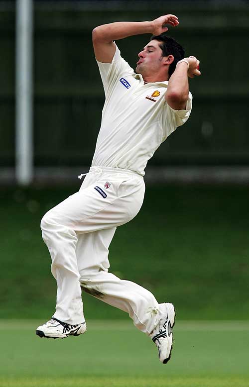 Dewayne Bowden bowls against Auckland